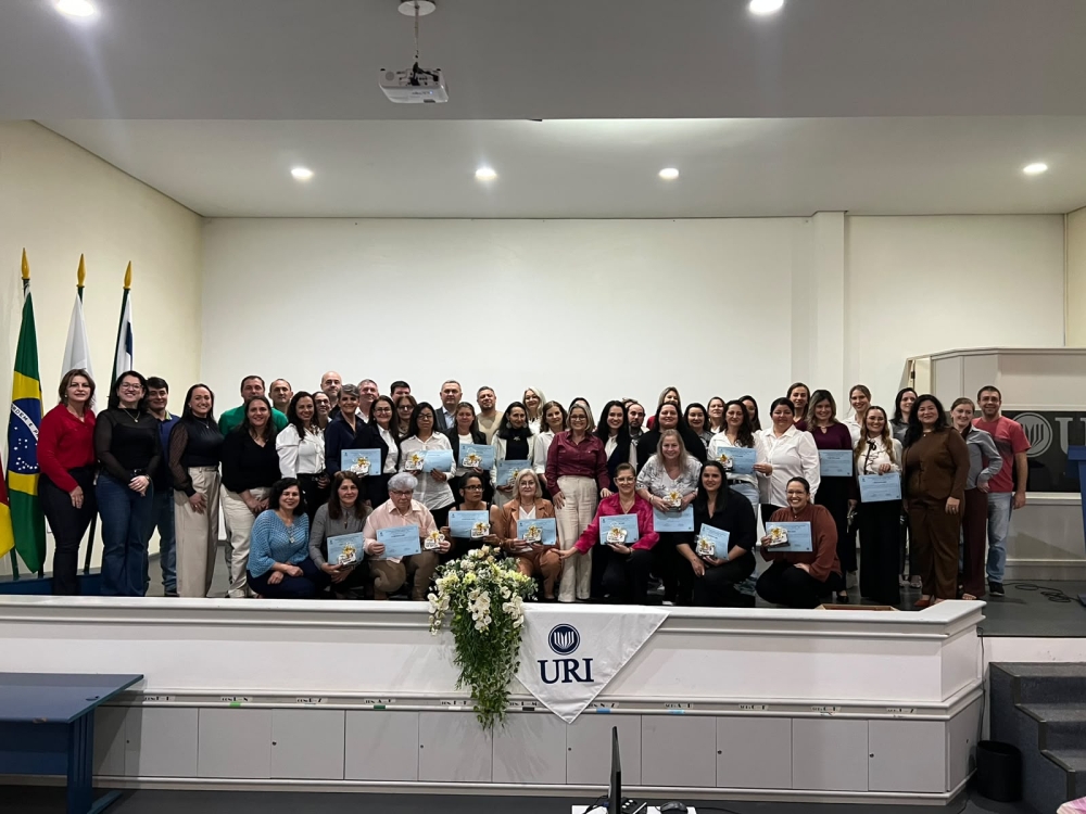 Compromisso com o cuidado: certificação marca conclusão do Curso de Cuidador de Pessoas Idosas