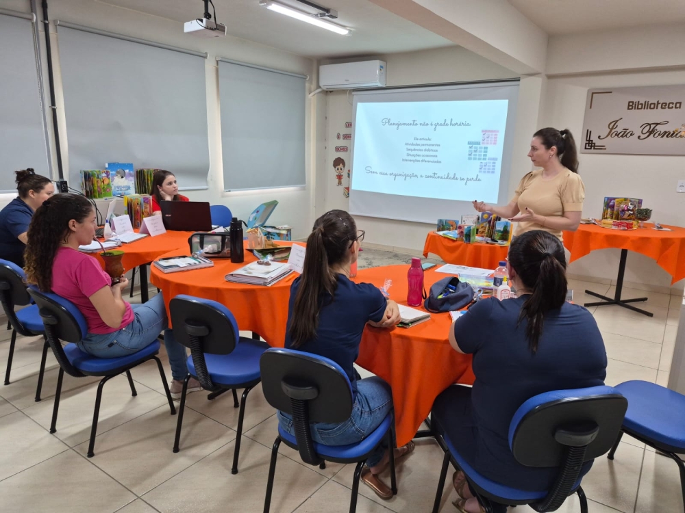 Taquaruçu do Sul inicia ciclo de formações municipais do Alfabetiza Tchê
