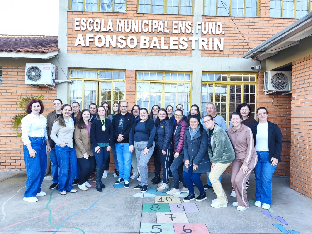 Docentes do município participam de formação continuada em parceria com o curso de Licenciatura em Matemática do Instituto Federal Farroupilha - Campus Frederico Westphalen