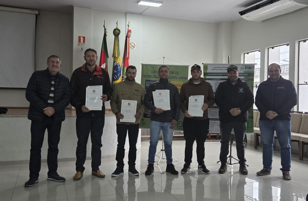 Administração municipal concede incentivo aos agricultores